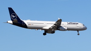 Photo of D-AISG - Airbus A321-231 operated by Lufthansa