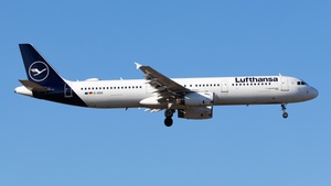 Photo of D-AISX - Airbus A321-231 operated by Lufthansa
