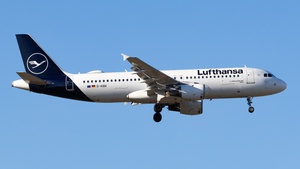 Photo of D-AIQW - Airbus A320-211 operated by Lufthansa