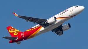 Photo of B-LPO - Airbus A320-214 operated by Hong Kong Airlines