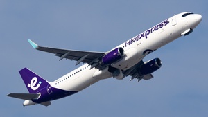Photo of B-LEL - Airbus A321-231 operated by Hong Kong Express
