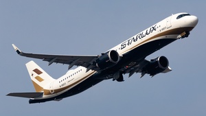 Photo of B-58213 - Airbus A321-252NX operated by Starlux