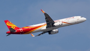 Photo of B-LPX - Airbus A321-231 operated by Hong Kong Airlines