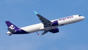Photo of B-KKH - Airbus A321-251NX operated by Hong Kong Express