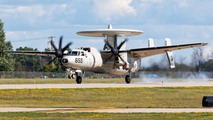 Photo of 165828 - Grumman E-2C Hawkeye operated by US Navy
