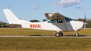 Photo of N82SL - Cessna 182K Skylane operated by Private