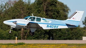 Photo of N409V - Beechcraft 95-C55 Baron operated by Private