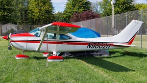 Photo of N9802H - Cessna 182R Skylane II operated by Private