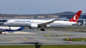 Photo of TC-LMC - Boeing 787-9 Dreamliner operated by Turkish Airlines