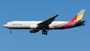 Photo of HL8284 - Boeing 777-28E(ER) operated by Asiana Airlines