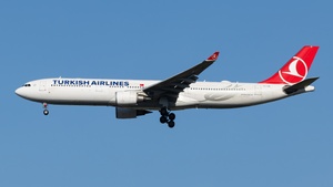 Photo of TC-LNG - Airbus A330-303 operated by Turkish Airlines