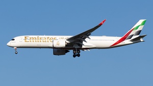 Photo of A6-EXR - Airbus A350-941 operated by Emirates