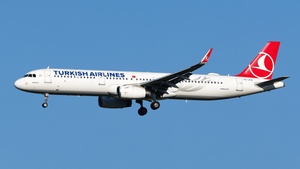 Photo of TC-JTA - Airbus A321-231 operated by Turkish Airlines
