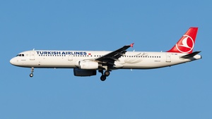 Photo of TC-JMK - Airbus A321-231 operated by Turkish Airlines
