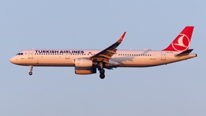 Photo of TC-JTK - Airbus A321-231 operated by Turkish Airlines