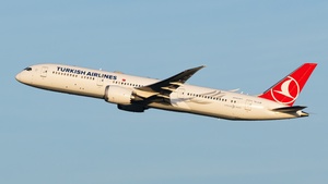 Photo of TC-LLB - Boeing 787-9 Dreamliner operated by Turkish Airlines