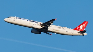 Photo of TC-JSD - Airbus A321-231 operated by Turkish Airlines
