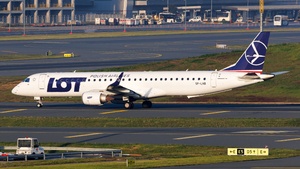 Photo of SP-LNB - Embraer ERJ-195LR operated by LOT Polish Airlines