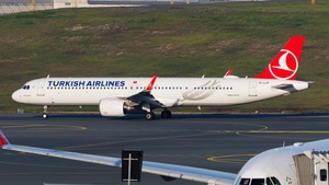 Photo of TC-LSF - Airbus A321-271NX operated by Turkish Airlines