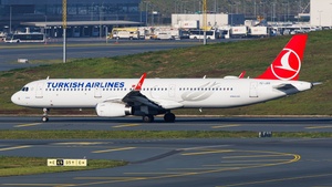 Photo of TC-JSS - Airbus A321-231 operated by Turkish Airlines