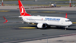 Photo of TC-LCR - Boeing 737 MAX 8 operated by Turkish Airlines
