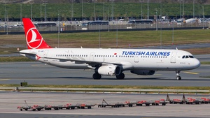 Photo of TC-JRE - Airbus A321-231 operated by Turkish Airlines