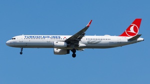Photo of TC-JSN - Airbus A321-231 operated by Turkish Airlines