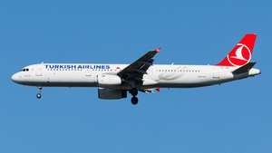 Photo of TC-JRE - Airbus A321-231 operated by Turkish Airlines