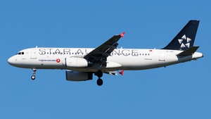 Photo of TC-JPK - Airbus A320-232 operated by Turkish Airlines