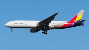 Photo of HL7756 - Boeing 777-28E(ER) operated by Asiana Airlines