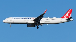 Photo of TC-JSK - Airbus A321-231 operated by Turkish Airlines