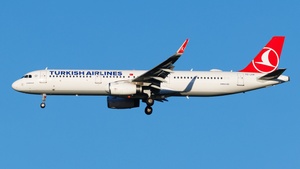 Photo of TC-JTP - Airbus A321-231 operated by Turkish Airlines