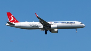 Photo of TC-LUP - Airbus A321-271NX operated by Turkish Airlines