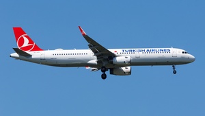 Photo of TC-JTF - Airbus A321-231 operated by Turkish Airlines
