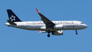 Photo of TC-JPP - Airbus A320-232 operated by Turkish Airlines