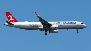 Photo with serial 5633 - Airbus A321-231