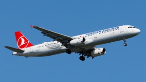 Photo of TC-JSB - Airbus A321-231 operated by Turkish Airlines