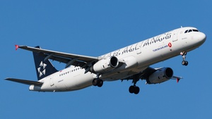 Photo of TC-JRY - Airbus A321-231 operated by Turkish Airlines