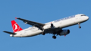 Photo of TC-JRM - Airbus A321-231 operated by Turkish Airlines