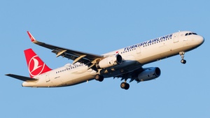 Photo of TC-JSI - Airbus A321-231 operated by Turkish Airlines