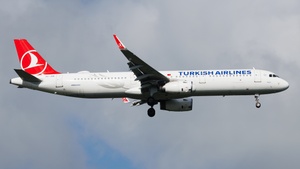Photo of TC-JSK - Airbus A321-231 operated by Turkish Airlines