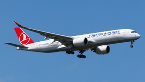 Photo with serial 682 - Airbus A350-941