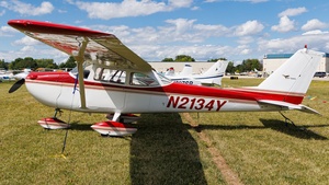 Photo of N2134Y - Cessna 172D Skyhawk operated by Hi-Line Flying Club