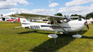 Photo of N5168V - Cessna 172S Skyhawk SP operated by Sky-Vu Flyers