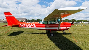 Photo of N78642 - Cessna 172K Skyhawk operated by Private