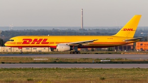 Photo of OE-LNH - Boeing 757-236(PCF) operated by DHL Air Austria