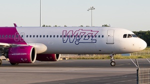 Photo of HA-LVT - Airbus A321-271NX operated by Wizz Air