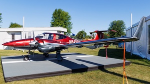Photo of N649DA - Diamond DA42-VI Twin Star operated by Diamond Aircraft
