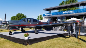 Photo of N150RG - Diamond DA50 RG operated by Diamond Aircraft