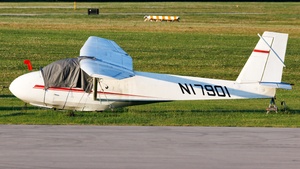 Photo of N17901 - Schweizer SGS 2-33A operated by Wisconsin Soaring Society